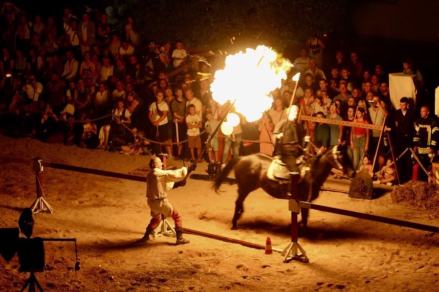 Hochprofessionelle Reitershow mit "Wenzel Ritterspiele"