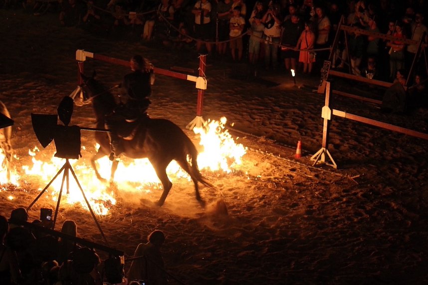 Hochprofessionelle Reitershow mit "Wenzel Ritterspiele"