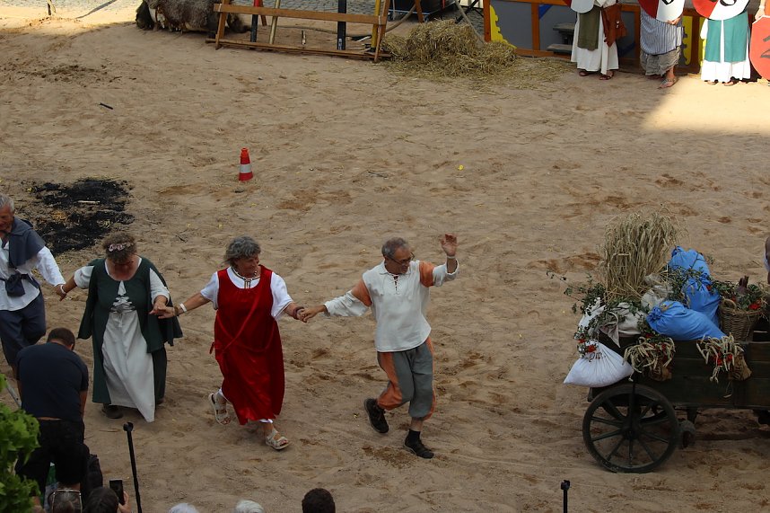 Zwei Tage lang feierten die Langensalzaer mit ihren G&auml;sten aus nah und fern ihr 30. Mittelalterstadtfest