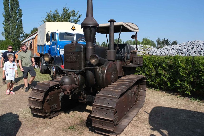 Motoren- und Maschinenschau zu Dreschfest in Sundhausen