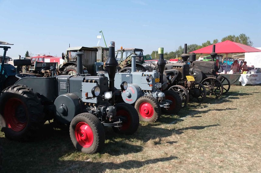 Motoren- und Maschinenschau zu Dreschfest in Sundhausen