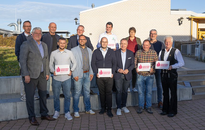 Ausbildungs-Award 2024 ehrt herausragende Betriebe - Foto: Alle anwesenden Gewinner