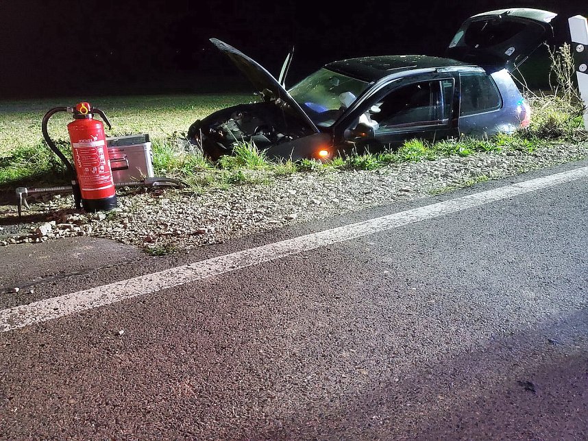 Autofahrer schwer verletzt