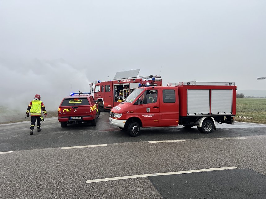 Kunststoffm&uuml;ll entz&uuml;ndete sich zwischen Kleinberndten und Friedrichslohra und musste abgekippt werden