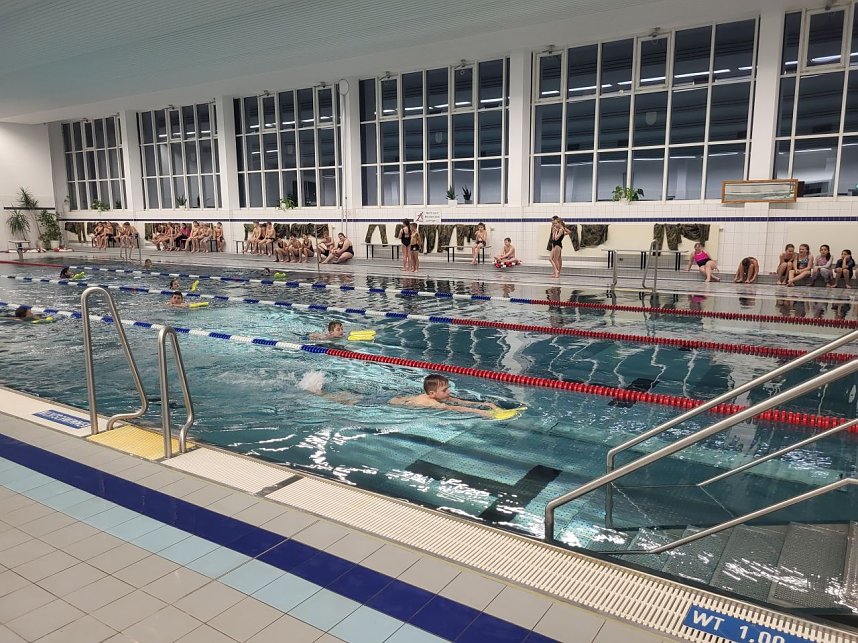 Schwimmen mit dem Weihnachtsmann