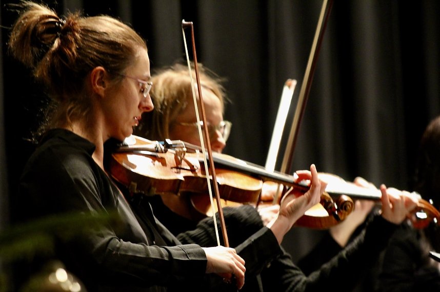 Neujahrskonzert des Loh-Orchesters in Bad Langensalza unter der Leitung von Julian Gaudiano (1. Kapellmeister TN LOS)