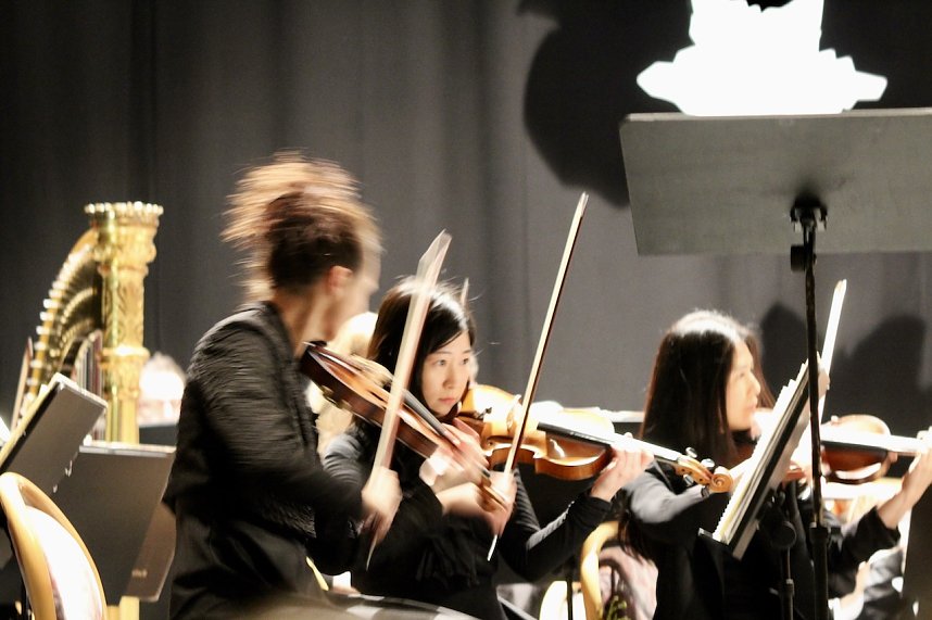 Neujahrskonzert des Loh-Orchesters in Bad Langensalza unter der Leitung von Julian Gaudiano (1. Kapellmeister TN LOS)