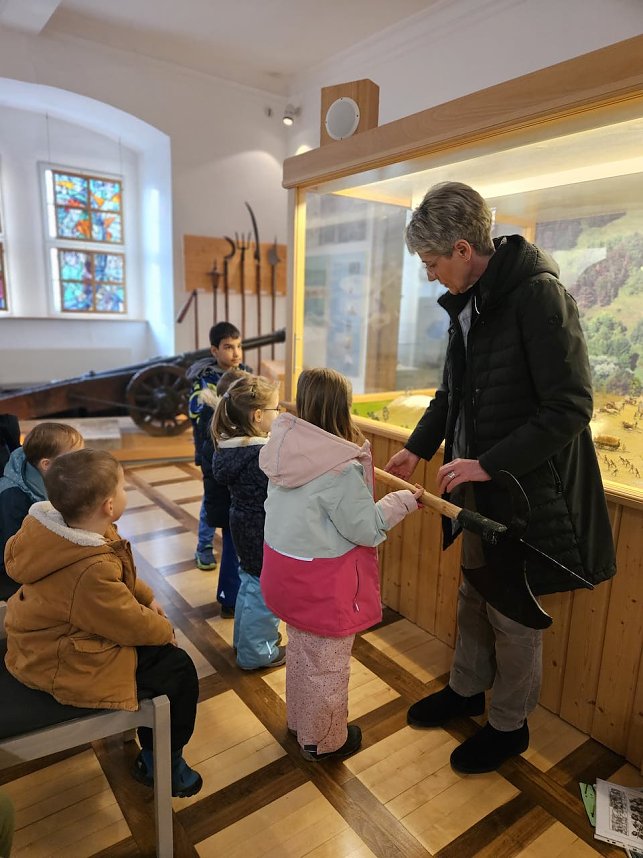 Kinder der Kindervilla Bad Frankenhausen besuchen zum Thema: Ritter, Bauern, Burgverwalter das Regionalmuseum