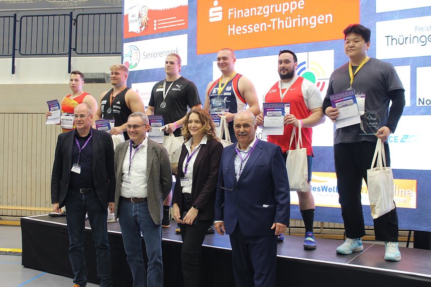 Sportlerinnen und Sportler begeisterten beim Indoor-Kugelsto&szlig;en, in der Wiedigsburghalle in Nordhausen, das Publikum