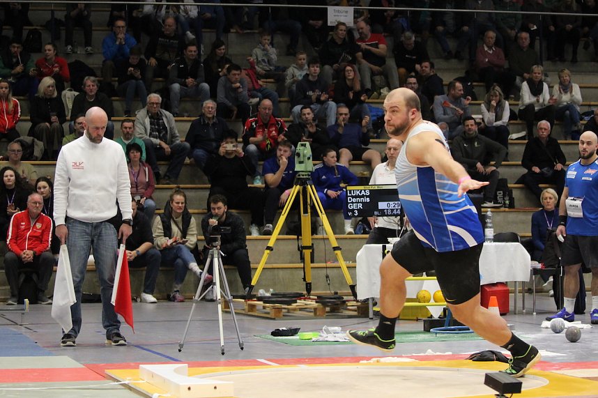 Indoor Kugelsto&szlig;en in der Wiedigsburghalle in Nordhausen