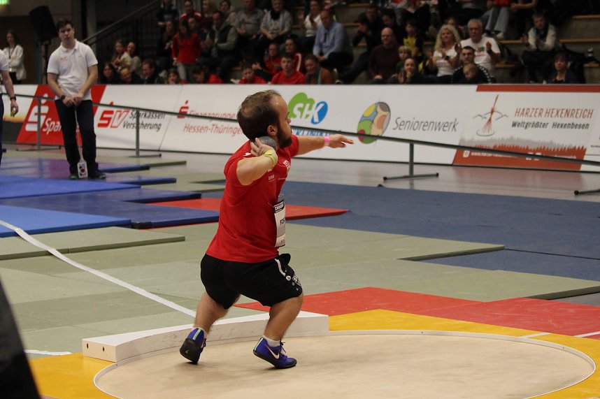 Indoor Kugelsto&szlig;en in der Wiedigsburghalle in Nordhausen