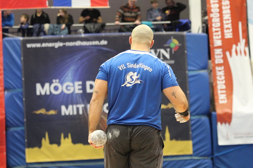 Indoor Kugelsto&szlig;en in der Wiedigsburghalle in Nordhausen