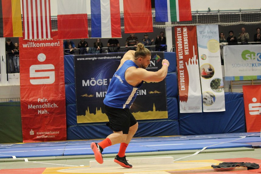 Indoor Kugelsto&szlig;en in der Wiedigsburghalle in Nordhausen