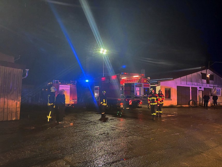 Mitarbeiter klagen &uuml;ber gesundheitliche Beschwerden - Einsatz der Gefahrenabwehr der Feuerwehr in einem Kyffh&auml;user Agrarbetrieb