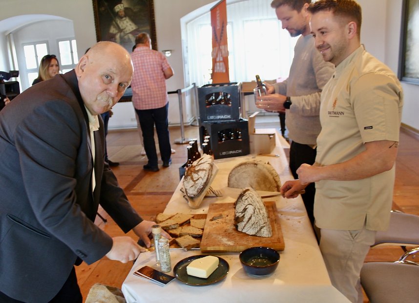 Festbier und leckeres Brot zu 500 Jahre Bauernschlacht, vorgestellt im Regionalmuseum in Bad Frankenhausen