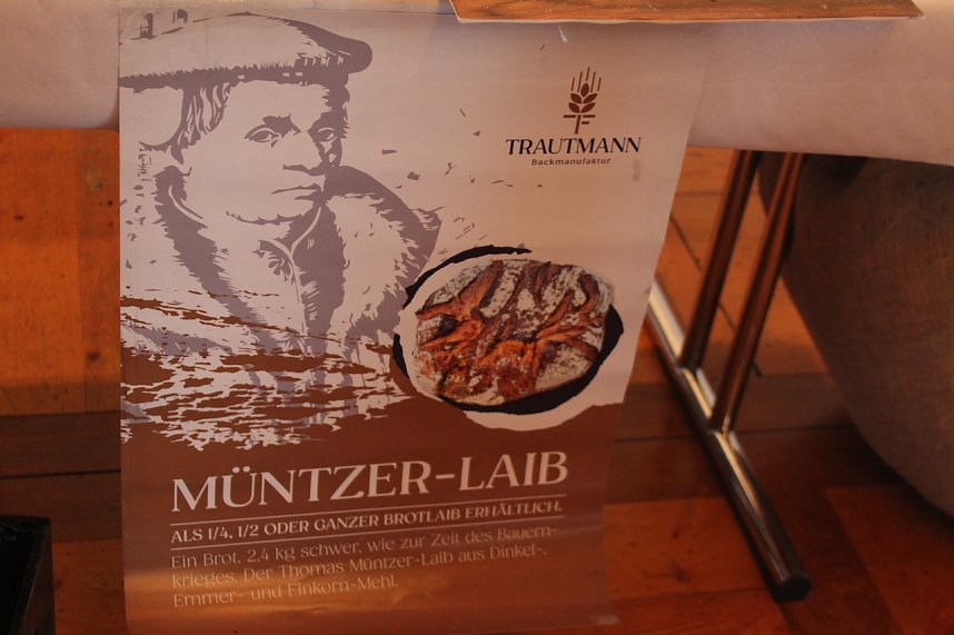 Festbier und leckeres Brot zu 500 Jahre Bauernschlacht, vorgestellt im Regionalmuseum in Bad Frankenhausen