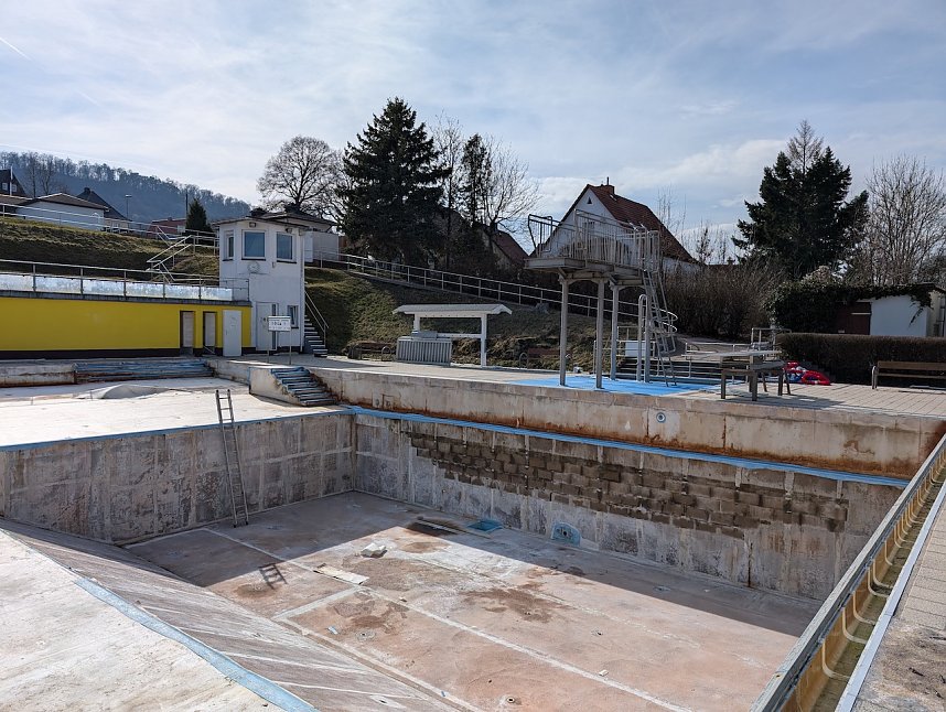 Fr&uuml;hjahrsputz im Bergbad Sonnenblick