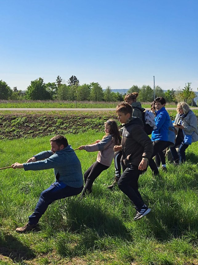 Familienwandertag der Kindervilla Bad Frankenhausen bei sch&ouml;nstem Fr&uuml;hlingswetter