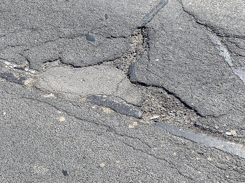Schlechter Zustand der Martin-Andersen-Nex&ouml; Stra&szlig;e