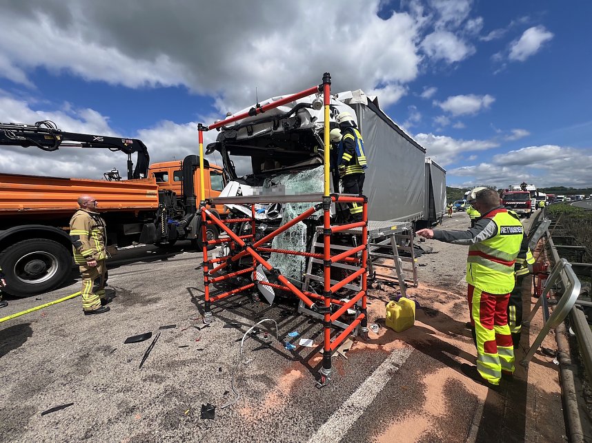 Unfall mit Todesfolge auf der Autobahn