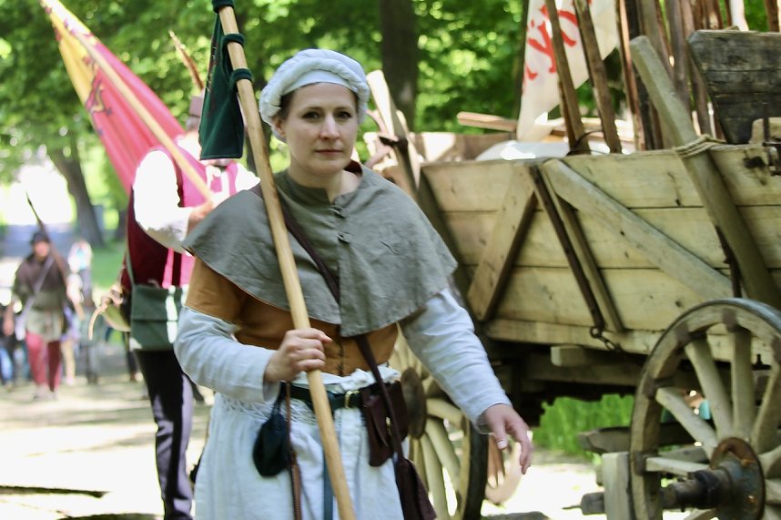 500 Jahre nach dem Bauernkrieg stellen 30 Darsteller in historischen Gew&auml;ndern den M&uuml;ntzer-Zug nach und machen Station in Ebeleben