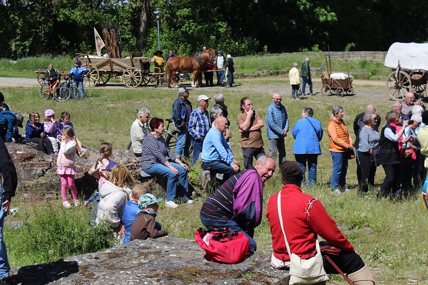 500 Jahre nach dem Bauernkrieg stellen 30 Darsteller in historischen Gew&auml;ndern den M&uuml;ntzer-Zug nach und machen Station in Ebeleben