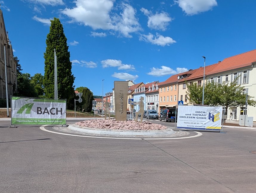 Nach 15 Monaten Bauzeit: Kreisverkehr in Sondershausen er&ouml;ffnet