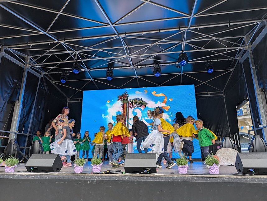 Seniorenfr&uuml;hst&uuml;ck auf dem Sondersh&auml;user Marktplatz