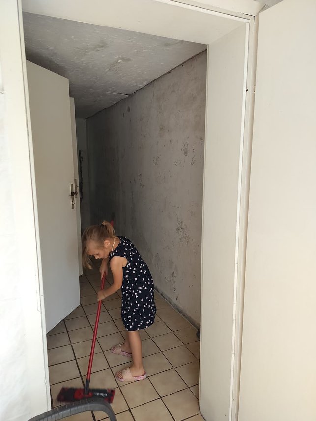 Gro&szlig;e Putzaktion im Freibad Gro&szlig;furra 