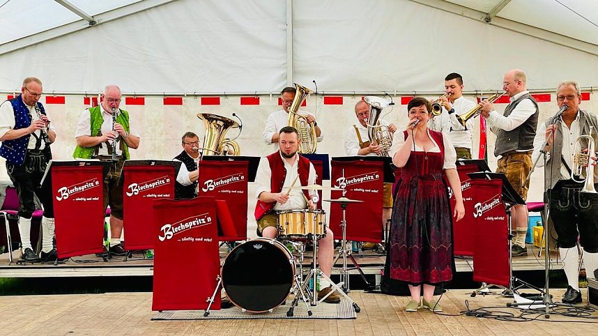 1275 Jahre Etzleben - Blechspritzen bei der Arbeit 