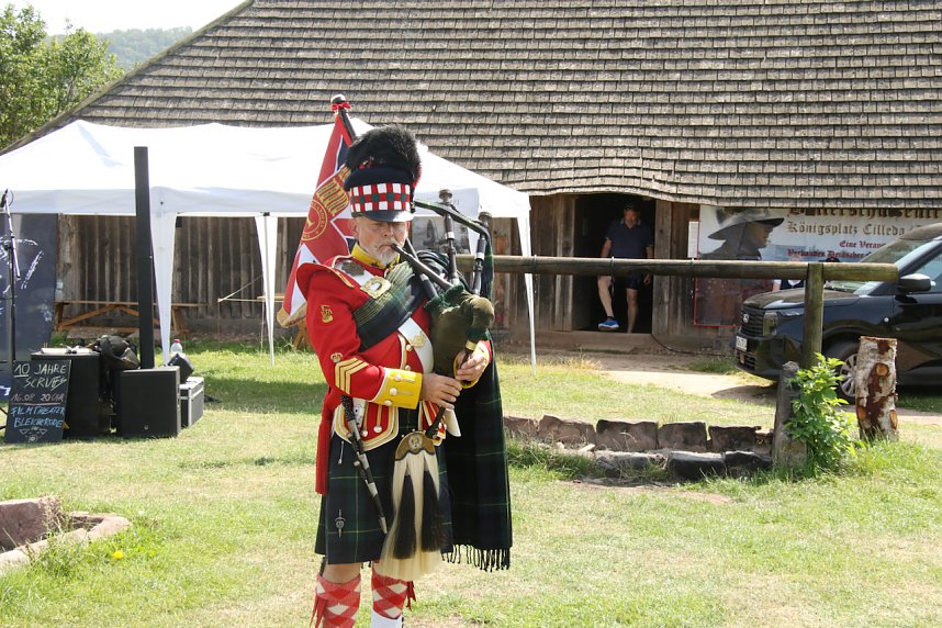 Kanonendonner auf der Pfalz Tilleda