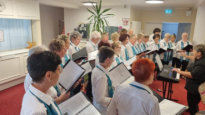 Bad Frankenh&auml;user Frauenchor zu Besuch im Seniorenheim in Ilfeld