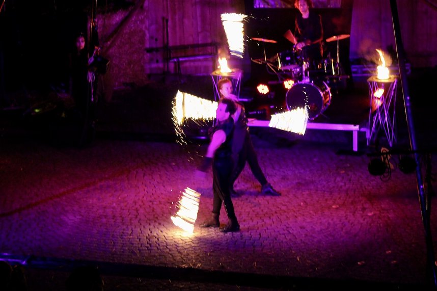 Spektakul&auml;re Feuershow von "EVENTPUPPETS" beim Mittelalterstadtfest in Bad Langensalza