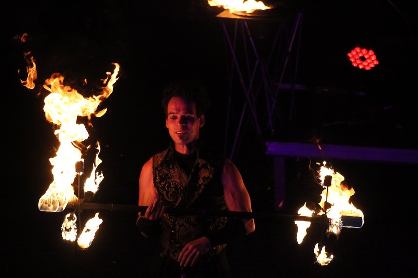 Spektakul&auml;re Feuershow von "EVENTPUPPETS" beim Mittelalterstadtfest in Bad Langensalza