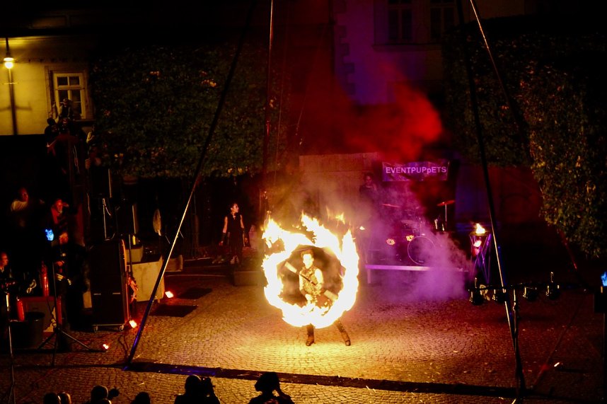 Spektakul&auml;re Feuershow von "EVENTPUPPETS" beim Mittelalterstadtfest in Bad Langensalza