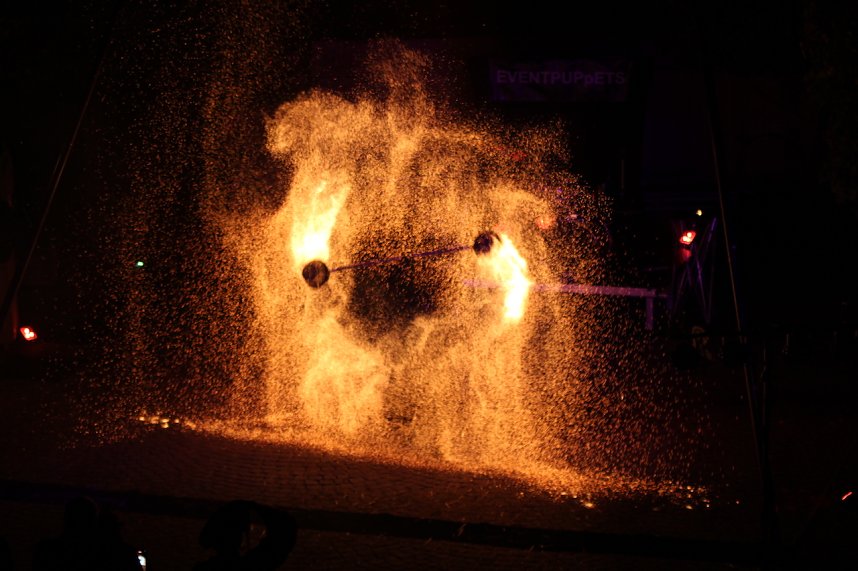 Spektakul&auml;re Feuershow von "EVENTPUPPETS" beim Mittelalterstadtfest in Bad Langensalza