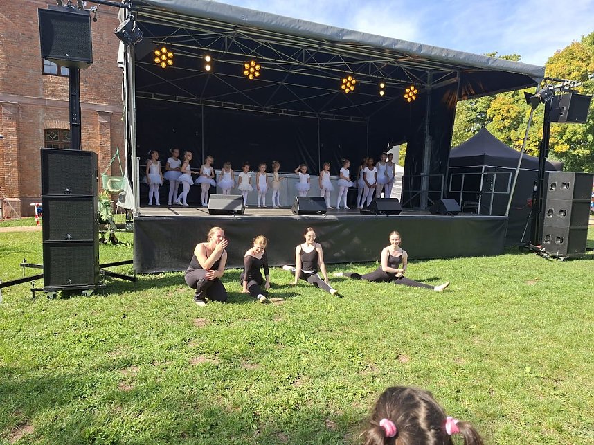 Eleven des Tanzstudios Radeva