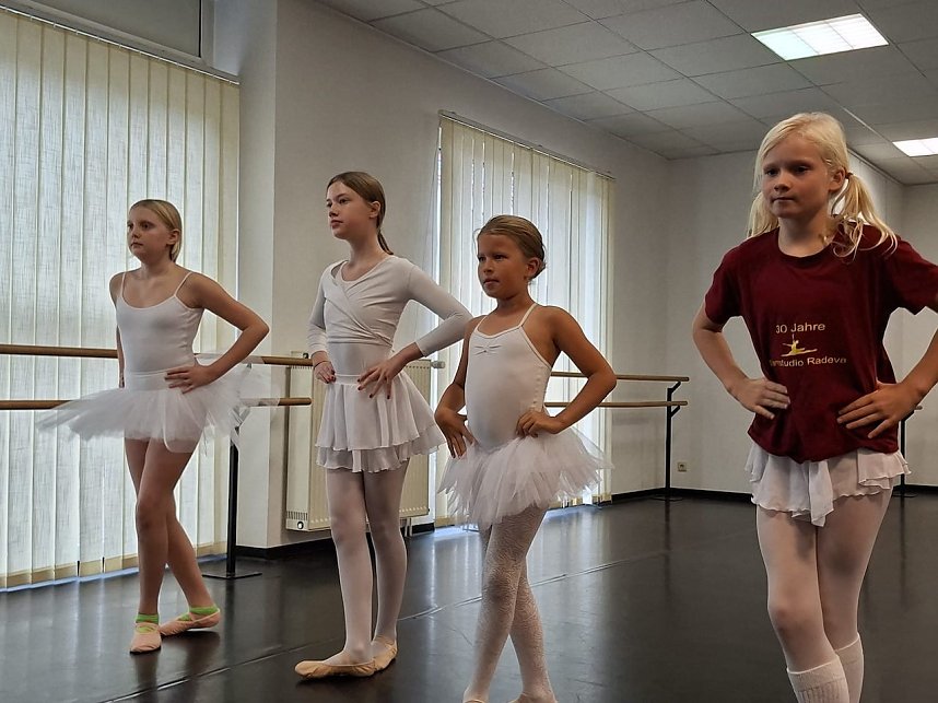 Eleven des Tanzstudios Radeva