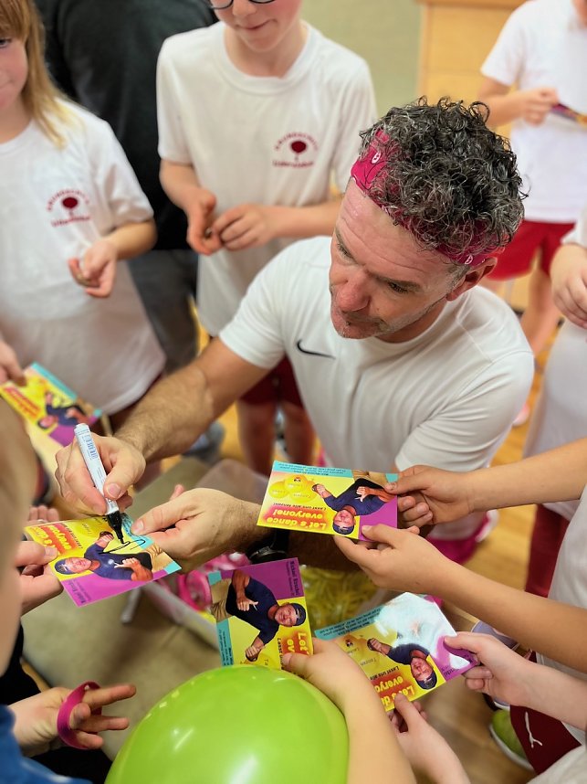 Let&acute;s dance for Kids � das coole Bewegungsprojekt mit Michael Hirschel in der Grundschule in Udersleben