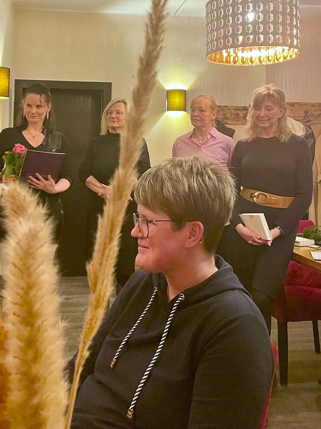 Sechs ehrenamtliche Sterbebegleiterinnen haben ihre Ausbildung bei der Novalis Diakonie abgeschlossen