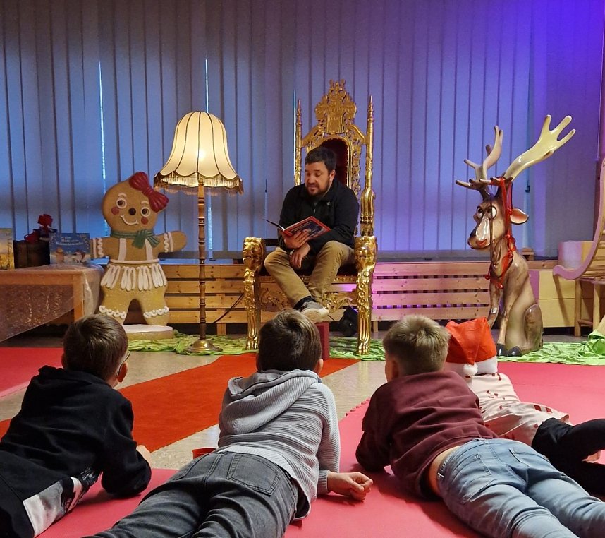 Traditioneller Weihnachtsmarkt etwas anders - M&auml;rchenzimmer