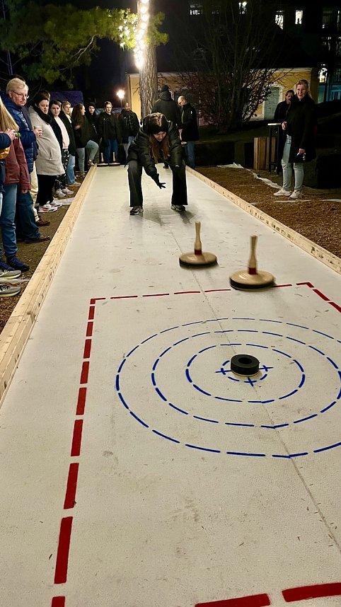 Eisstockschie&szlig;en mit den THC Damen im Schl&ouml;sschenpark in Bad Langensalza