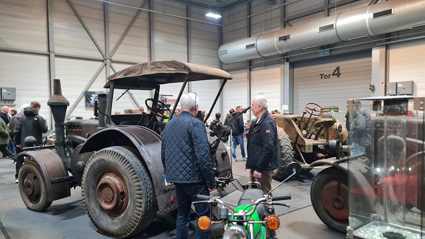 Jede Menge Oldtimer gab es am Wochenende in Erfurt zu sehen.