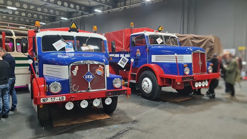 Jede Menge Oldtimer gab es am Wochenende in Erfurt zu sehen.