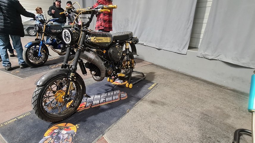 Jede Menge Oldtimer gab es am Wochenende in Erfurt zu sehen.