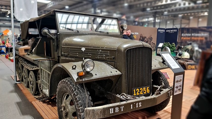 Jede Menge Oldtimer gab es am Wochenende in Erfurt zu sehen.