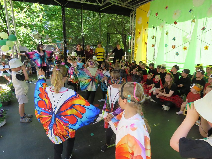 Das Stra&szlig;enfest der Kindervilla in Bad Frankenhausen wurde zum Wiesenfest