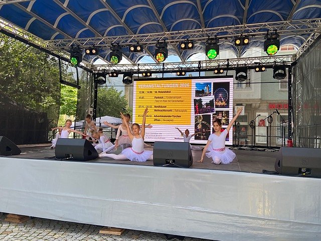 Impressionen von den Auftritten des Tanzstudios Radeva auf dem Rolandfest in Nordhausen.