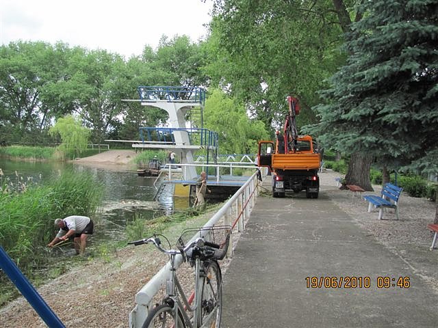 Arbeitseinsatz im Schwimmbad