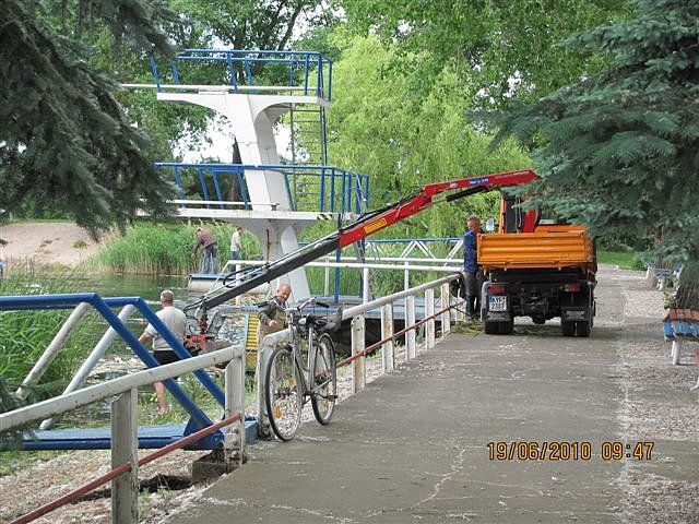 Arbeitseinsatz im Schwimmbad